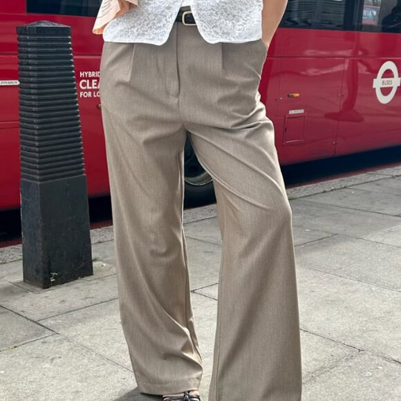 Djerf Avenue Favorite Pants Oat - Picture 1 of 8